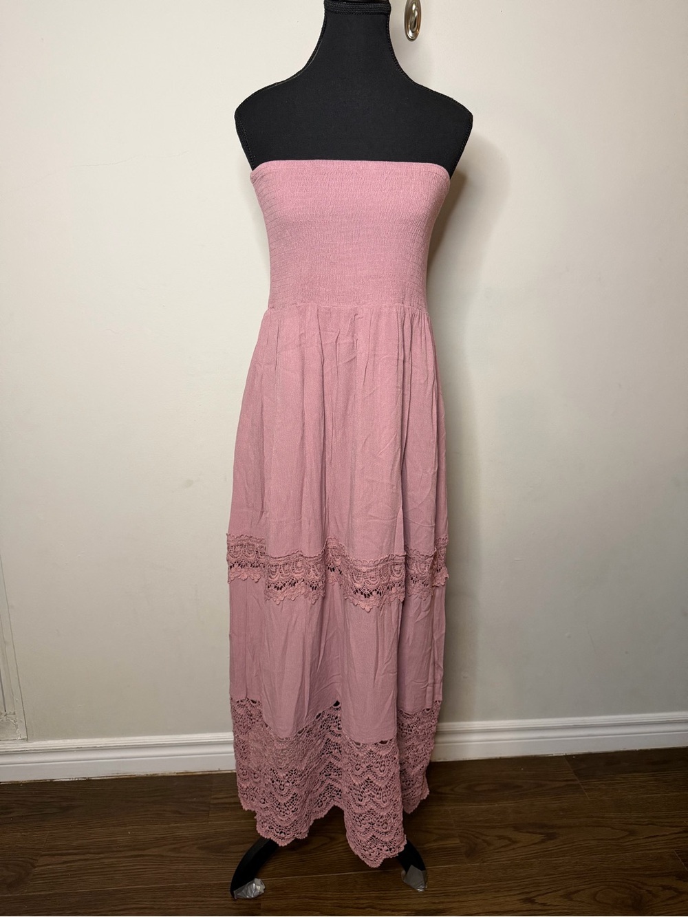 eesome Pink Strapless Crochet-Trim Maxi Dress